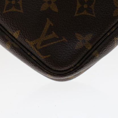 Louis Vuitton Pochette Accessoire Clutch