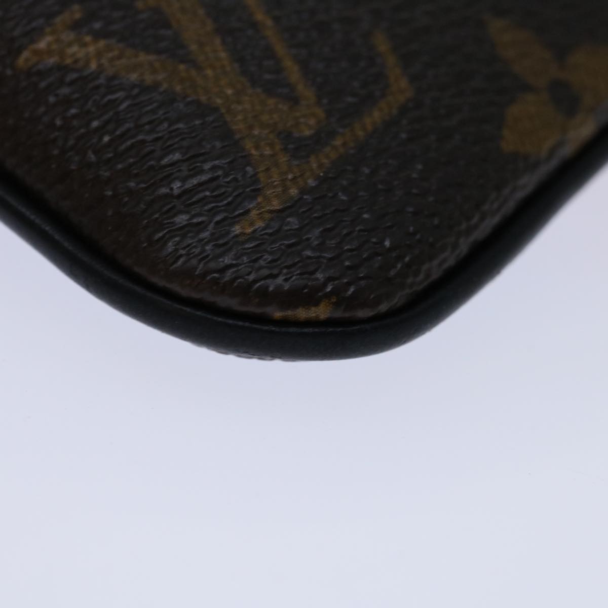 Louis Vuitton Pochette Zippée Clutch