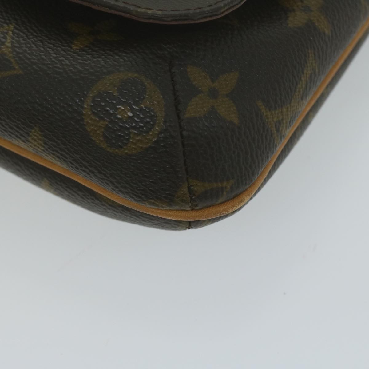 Louis Vuitton Looping Shoulder Bag