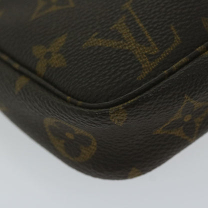 Louis Vuitton Pochette Accessoire Clutch