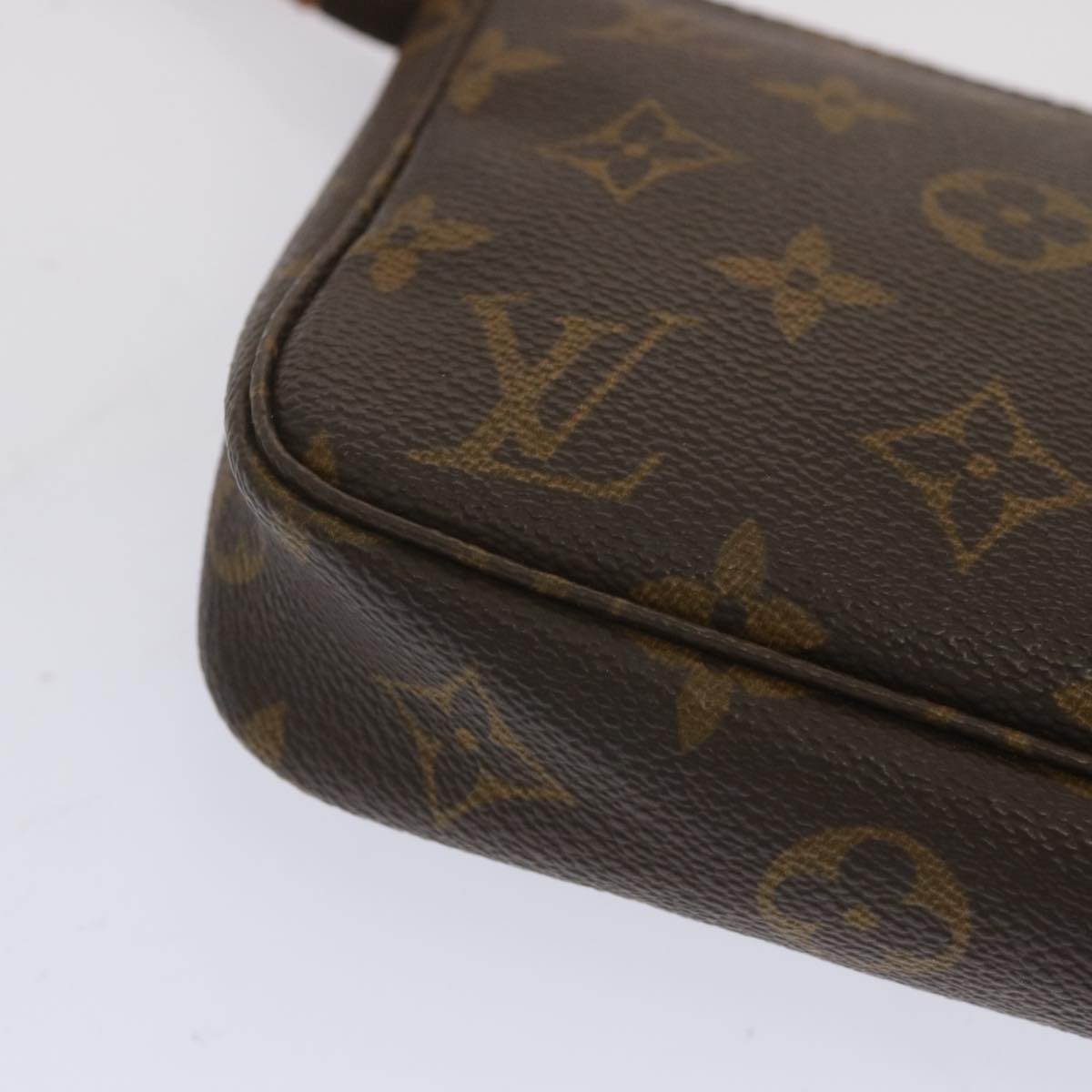 Louis Vuitton Pochette accessoires Clutch