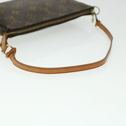 Louis Vuitton Pochette Accessoire Clutch