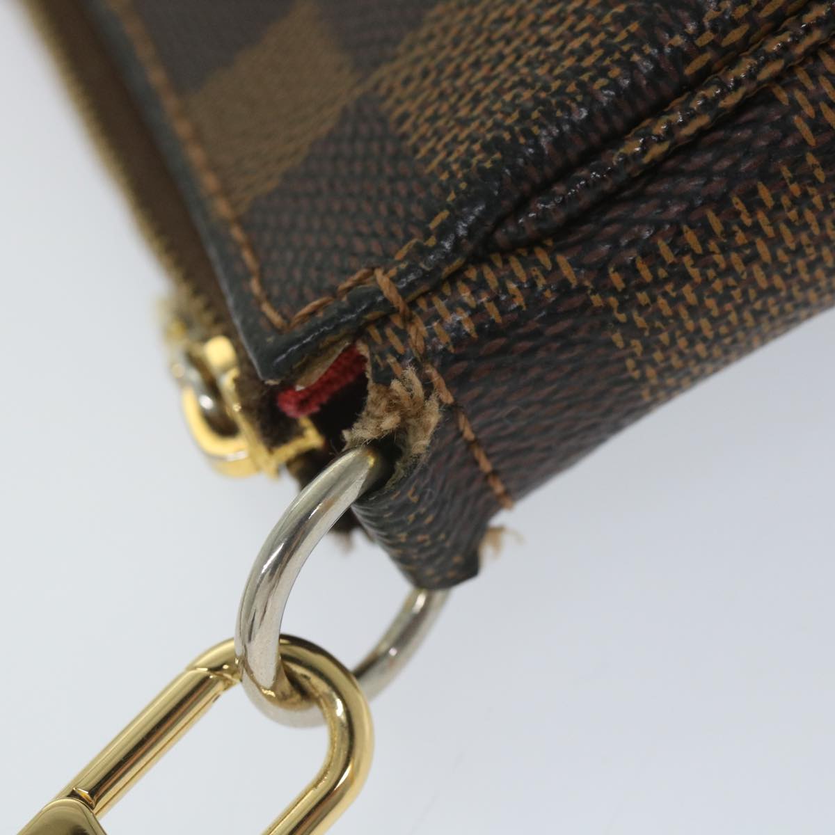 Louis Vuitton Pochette Accessoire Clutch