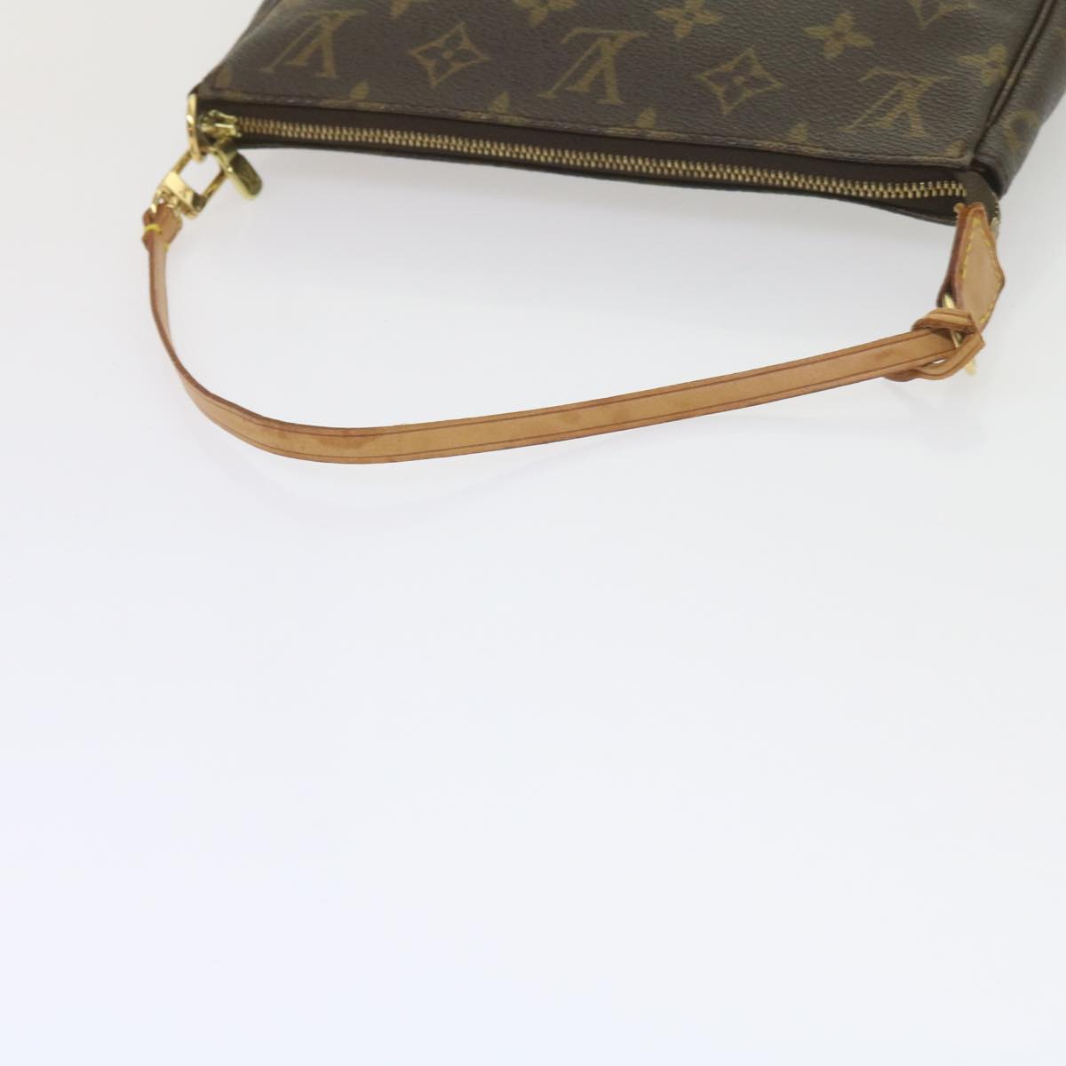 Louis Vuitton Pochette Accessoire Clutch