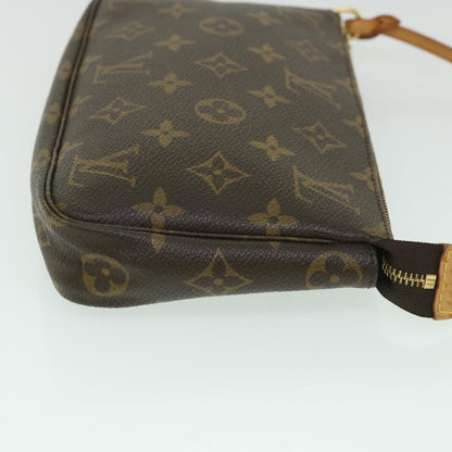 Louis Vuitton Pochette Accessoire Clutch