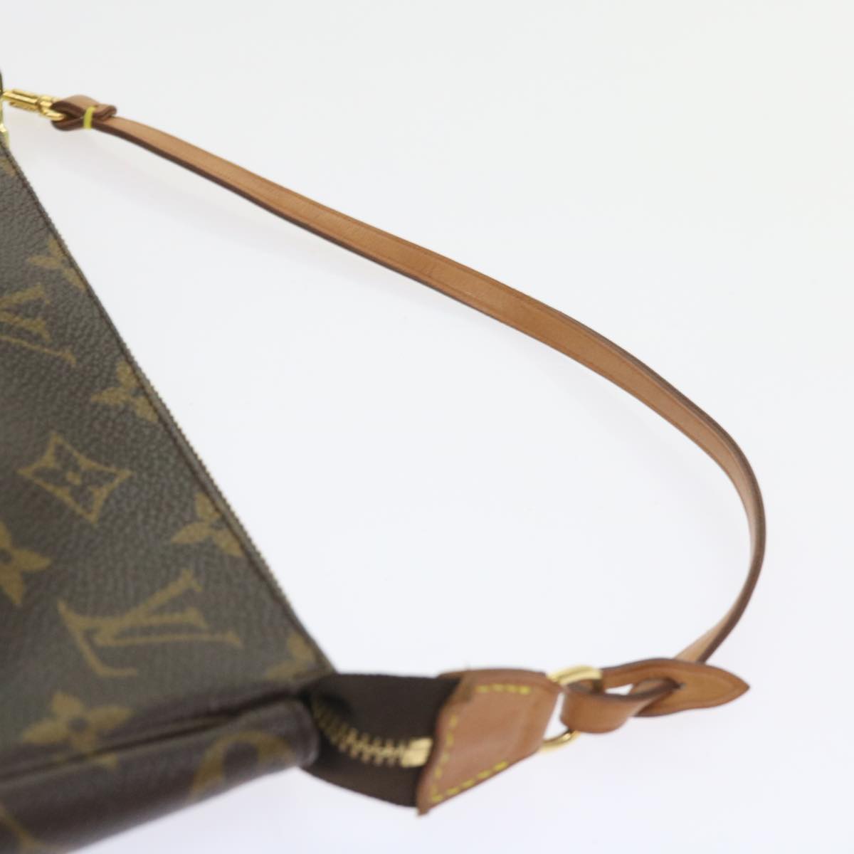 Louis Vuitton Pochette Accessoire Clutch