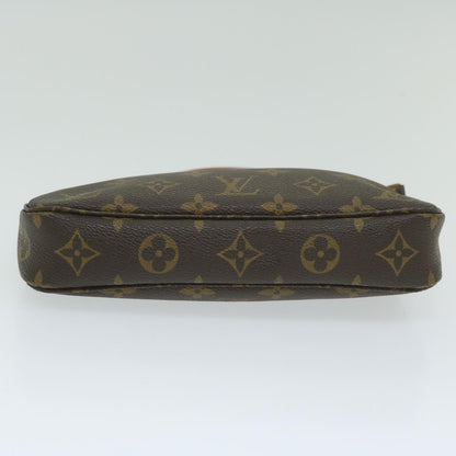 Louis Vuitton Pochette Accessoire Clutch