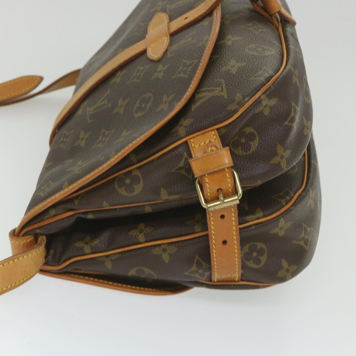 Louis Vuitton Saumur 30 Shoulder Bag