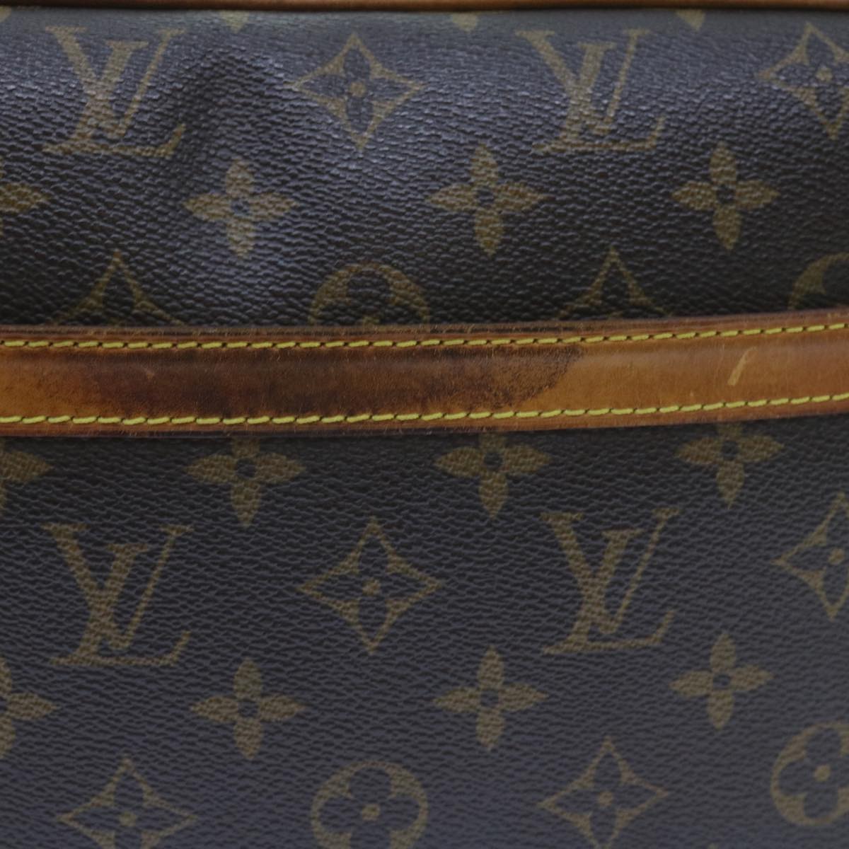 Louis Vuitton Reporter pm Shoulder Bag