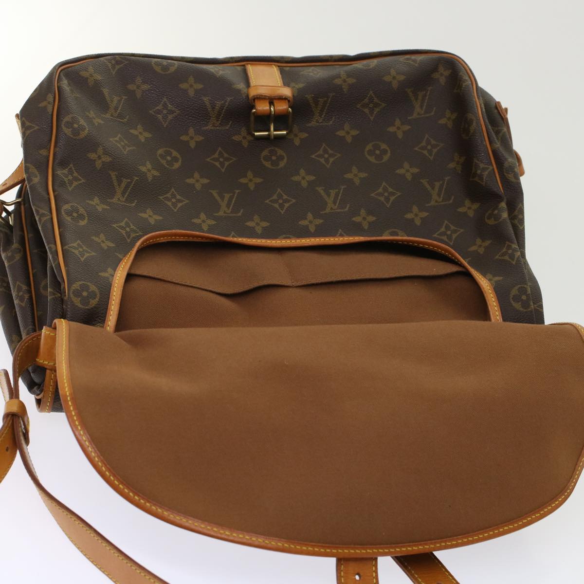 Louis Vuitton Saumur 35 Shoulder Bag