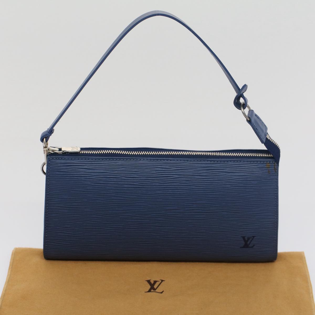 Louis Vuitton Pochette accessoires Handbag