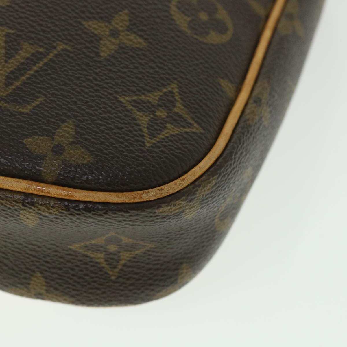 Louis Vuitton Pochette gange Shoulder Bag