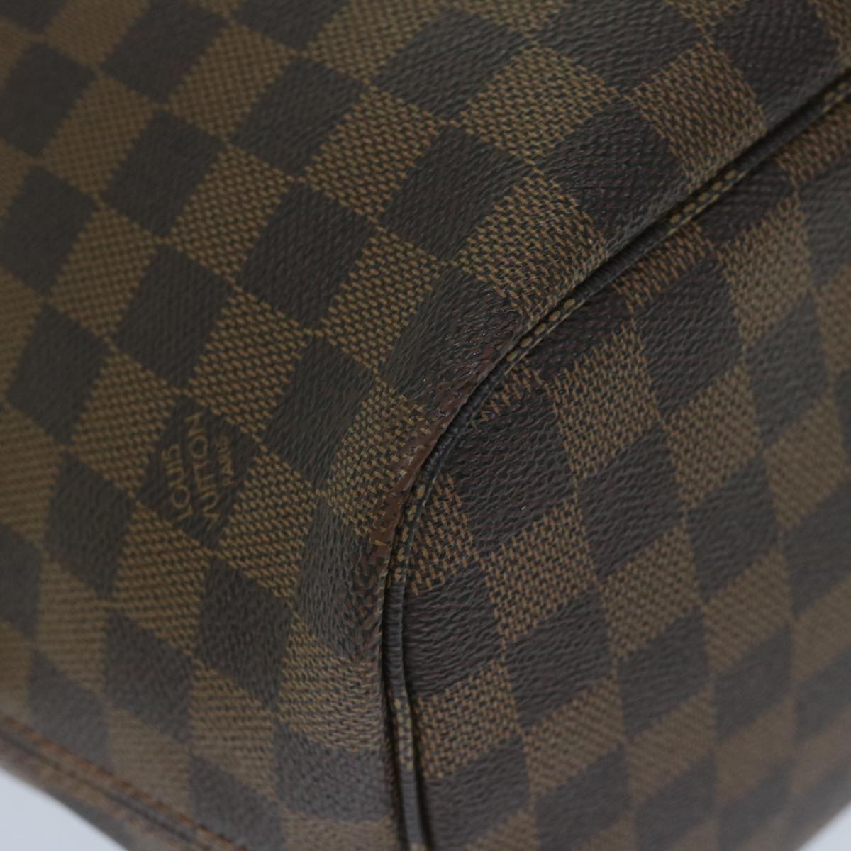 Louis Vuitton Neverfull MM Tote Bag