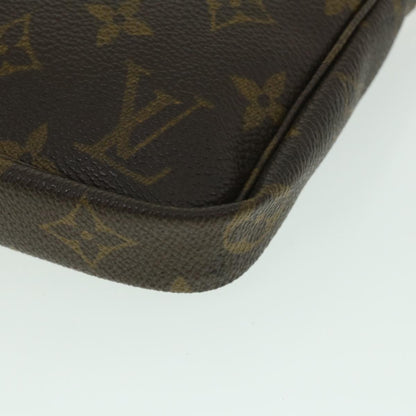 Louis Vuitton Pochette Accessoire Clutch