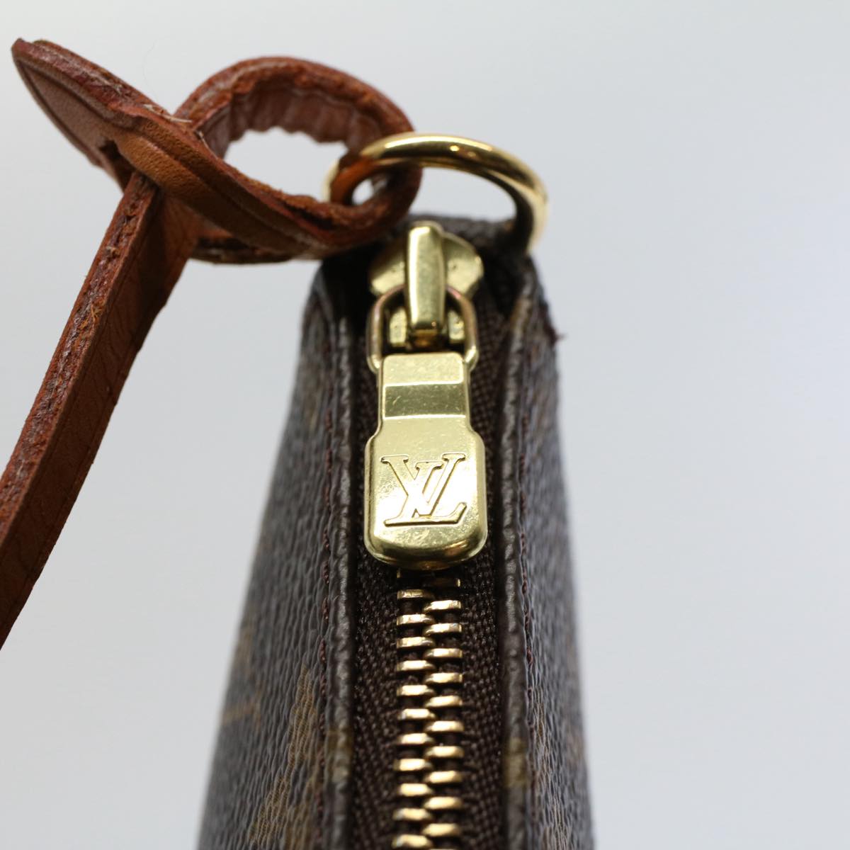 Louis Vuitton Pochette accessoires Clutch