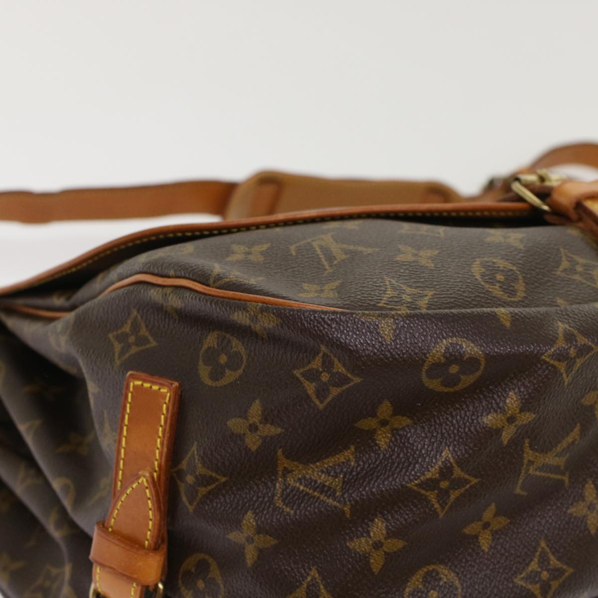 Louis Vuitton Saumur 35 Shoulder Bag