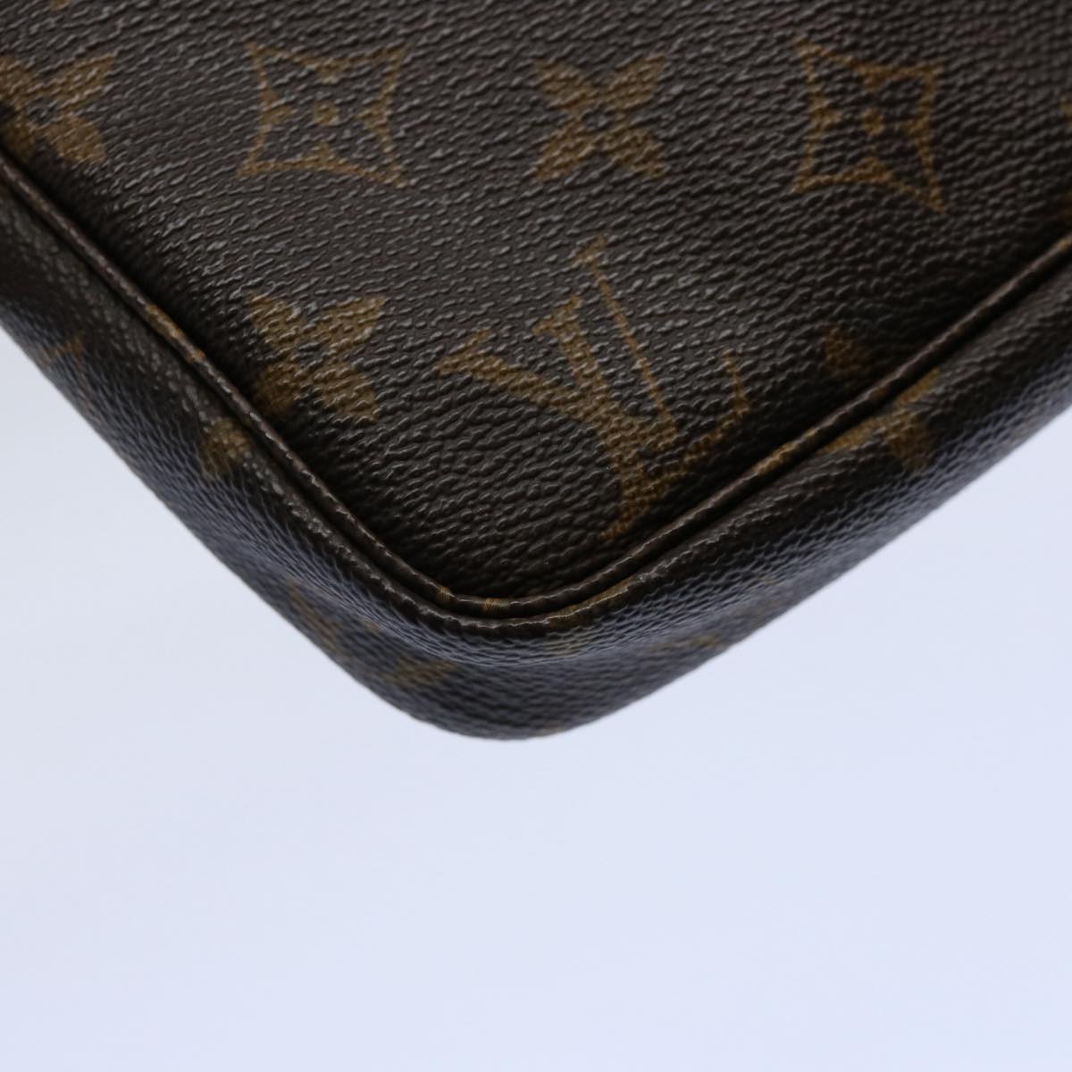 Louis Vuitton Pochette accessoires Clutch