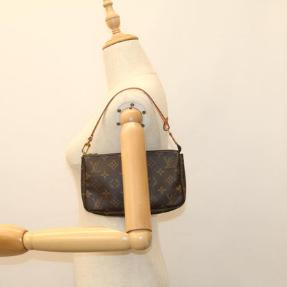 Louis Vuitton Pochette Accessoire clutch