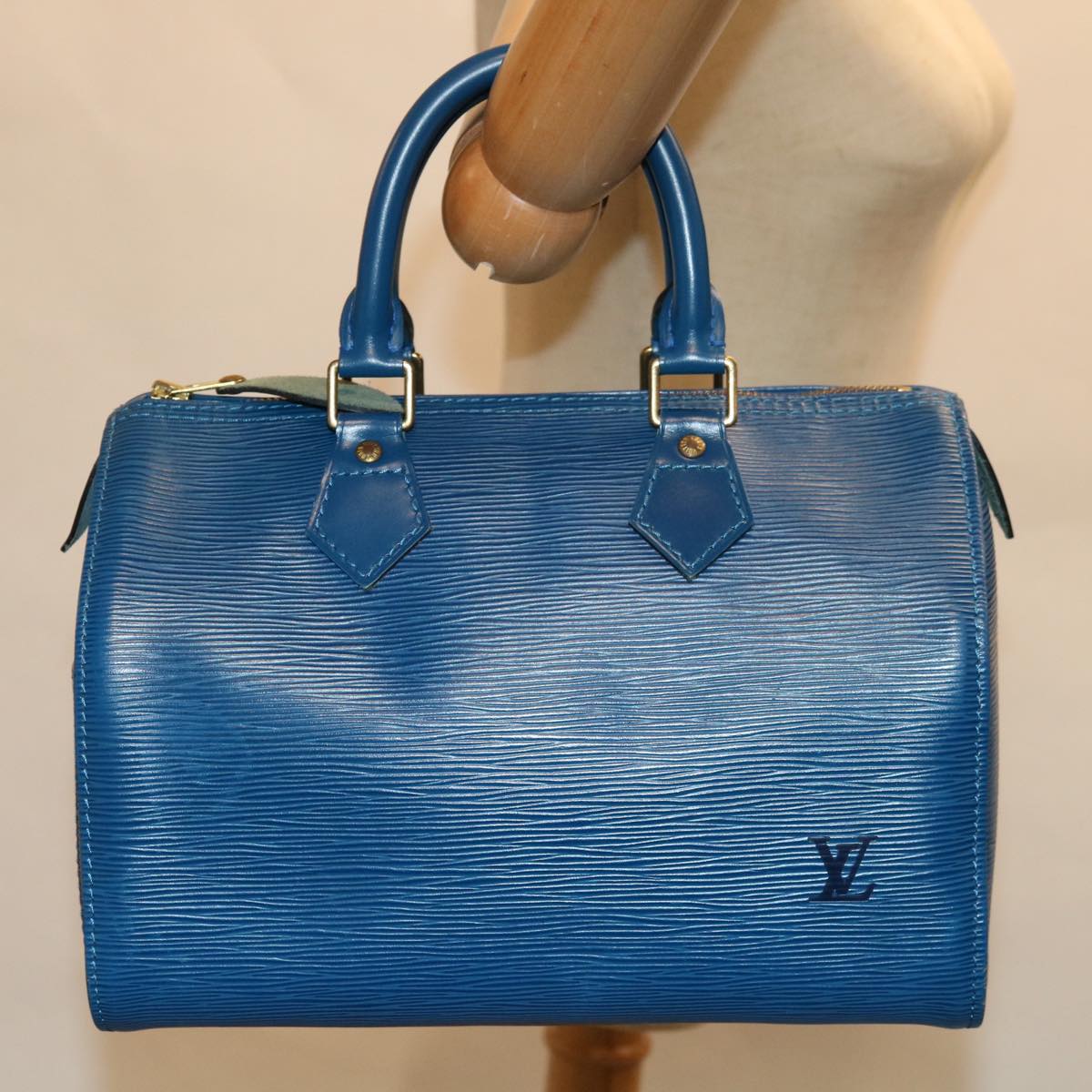 Louis Vuitton Speedy 25 Handbag