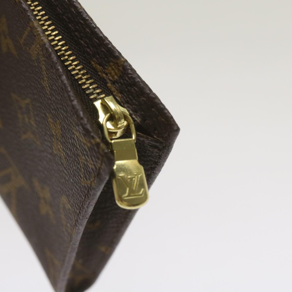 Louis Vuitton Bucket PM Clutch