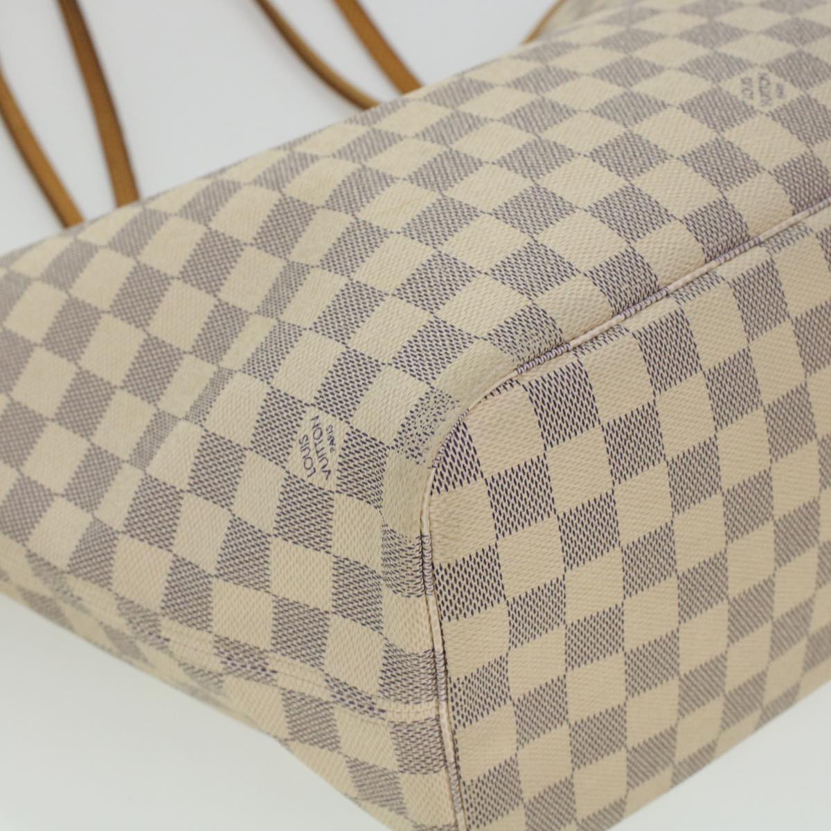 Louis Vuitton Neverfull Tote Bag