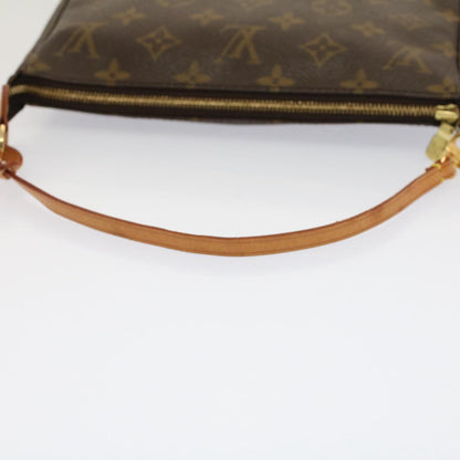 Louis Vuitton Pochette Accessoire Clutch