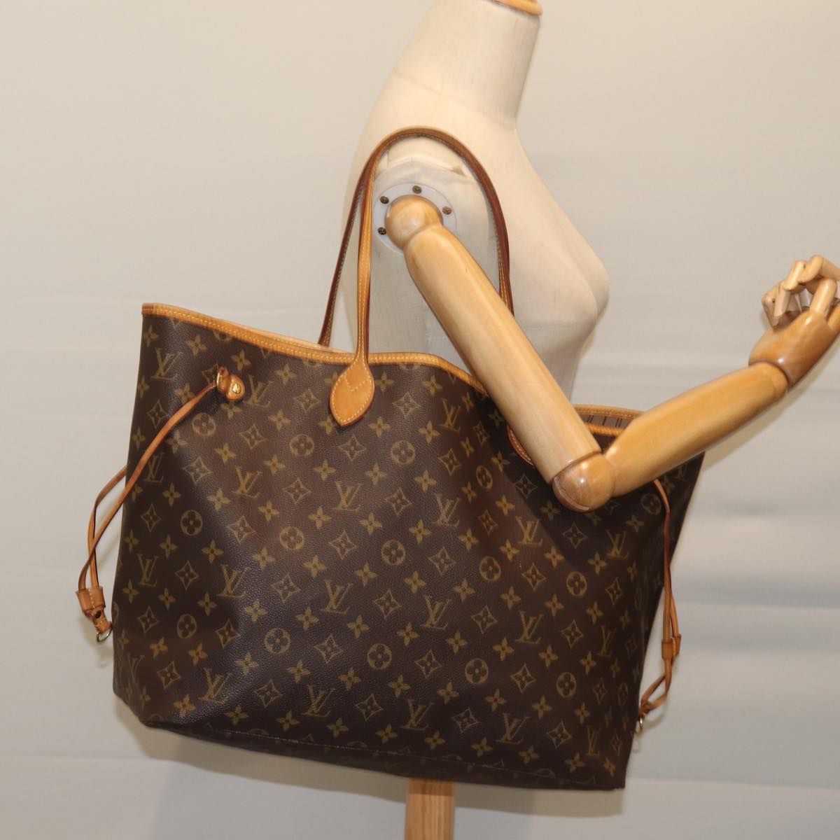 Louis Vuitton Neverfull GM Tote Bag