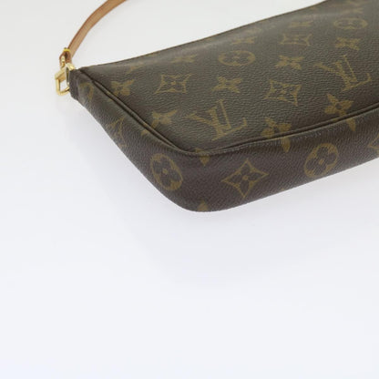 Louis Vuitton Pochette Accessoire Clutch