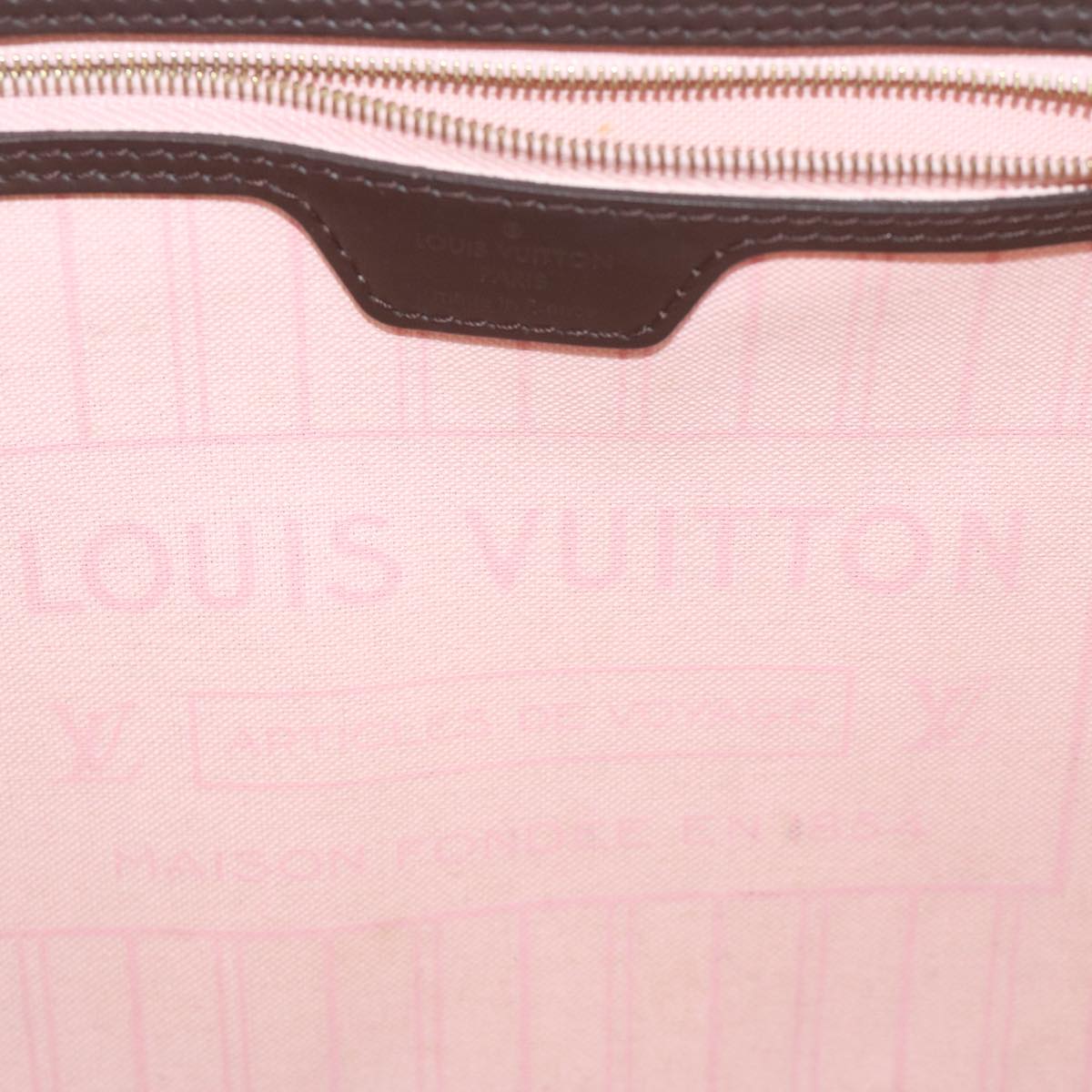 Louis Vuitton Neverfull MM Tote Bag