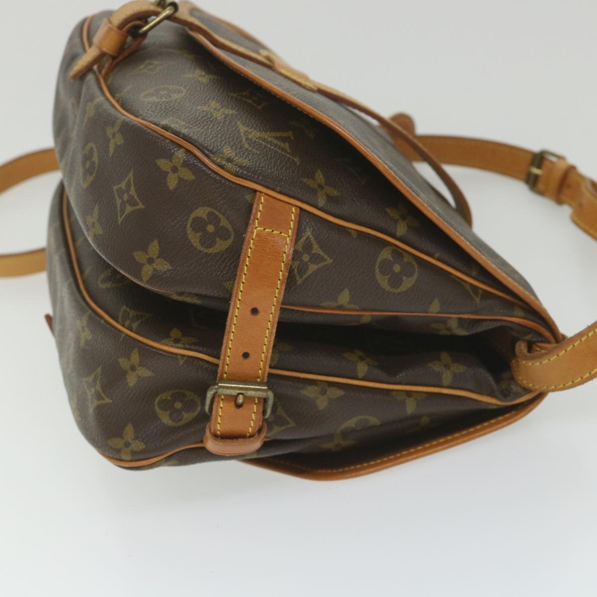 Louis Vuitton Saumur 30 Shoulder Bag