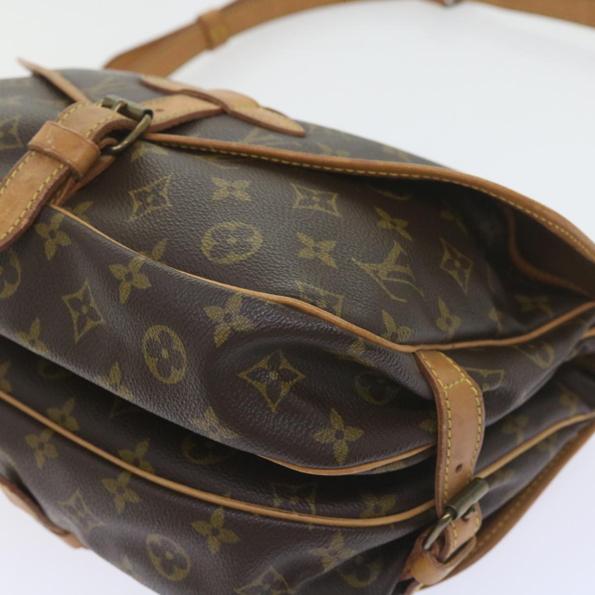 Louis Vuitton Saumur 30 Shoulder Bag