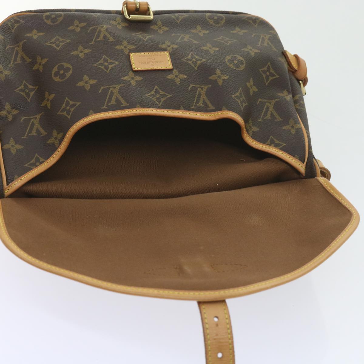 Louis Vuitton Saumur 30 Shoulder Bag