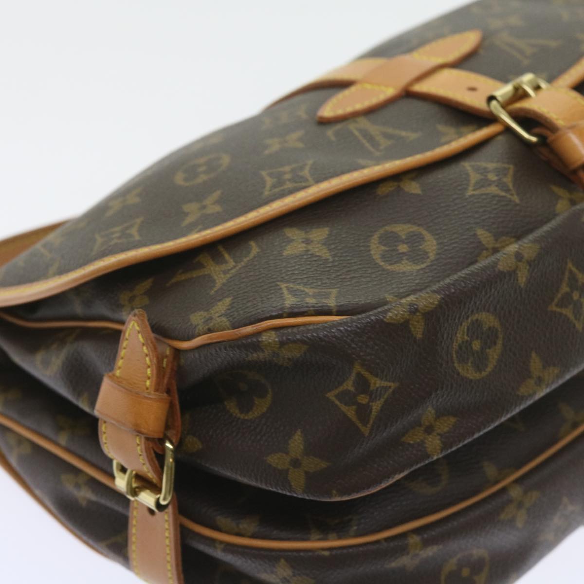 Louis Vuitton Saumur 30 Shoulder Bag