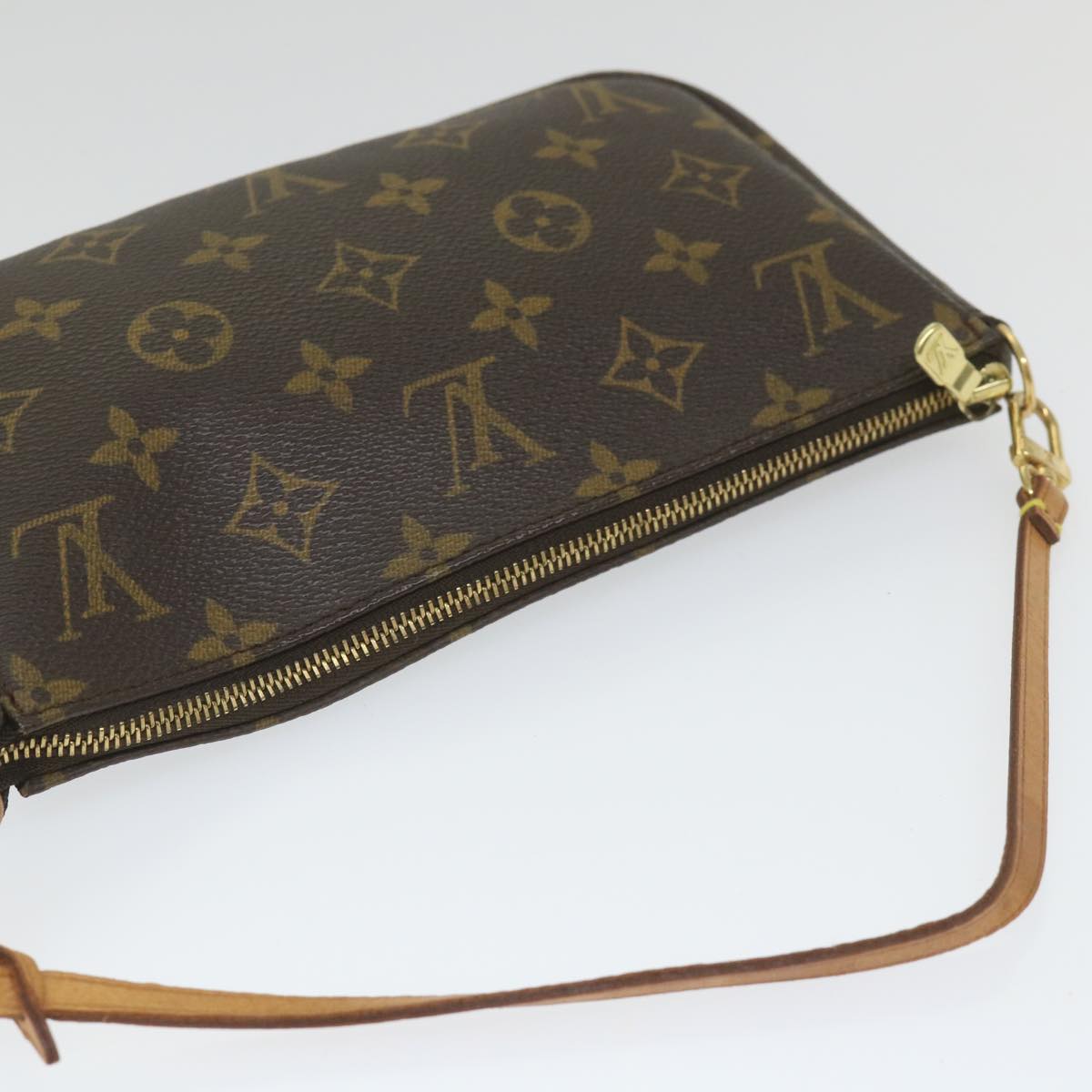 Louis Vuitton Pochette accessoires Clutch