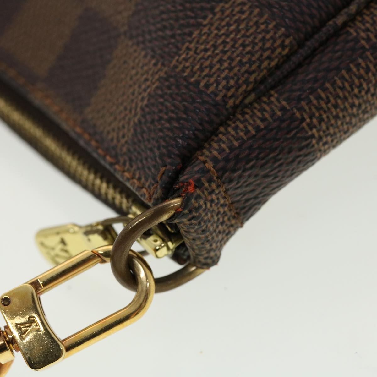 Louis Vuitton Pochette Accessoire Clutch