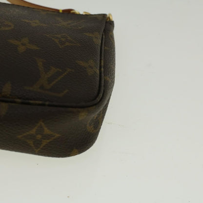 Louis Vuitton Pochette Accessoire Clutch