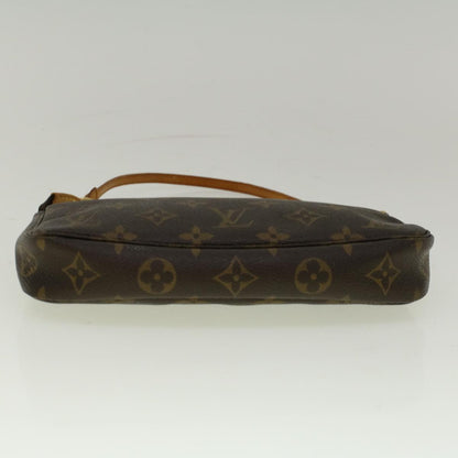 Louis Vuitton Pochette Accessoire Clutch