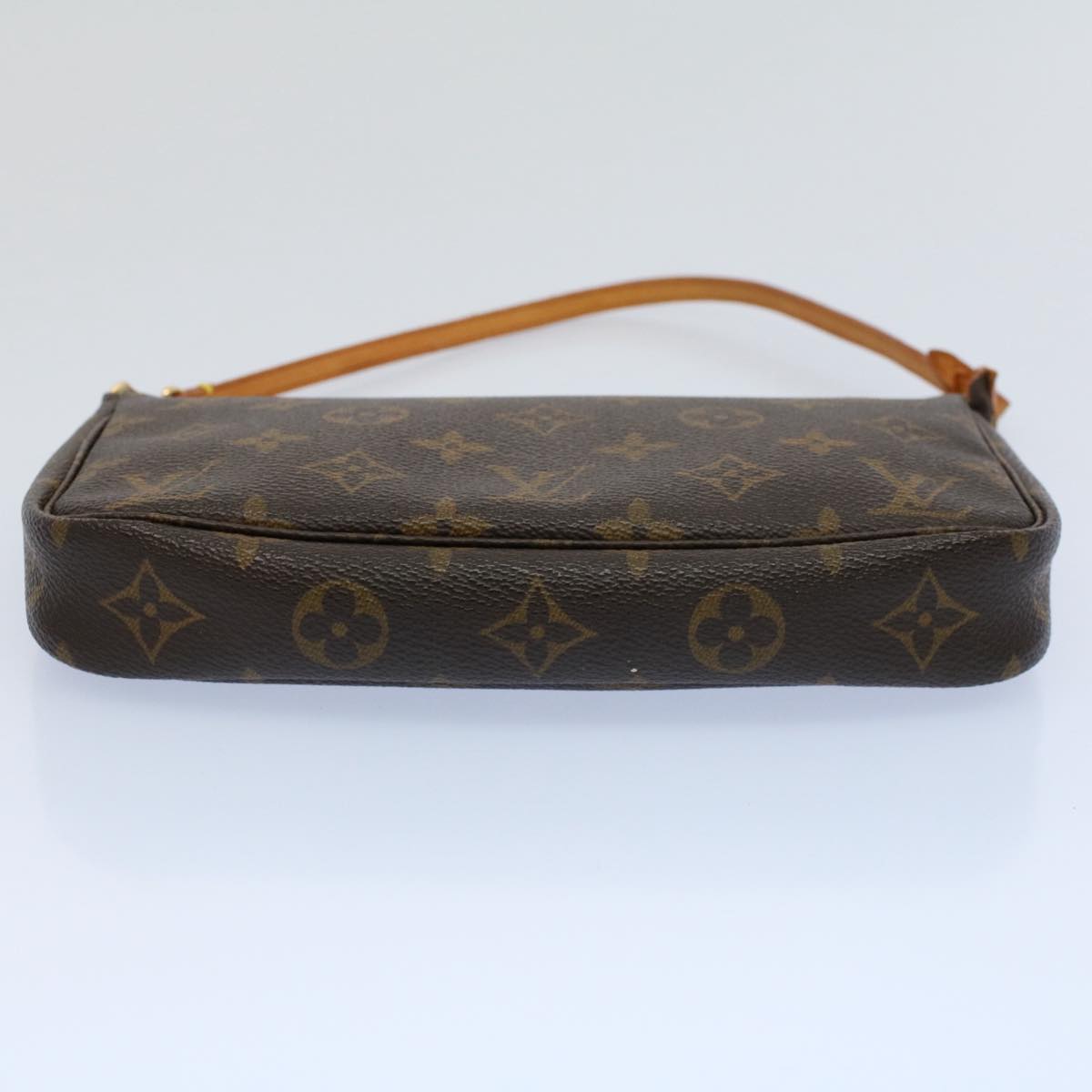 Louis Vuitton Pochette Accessoire Clutch