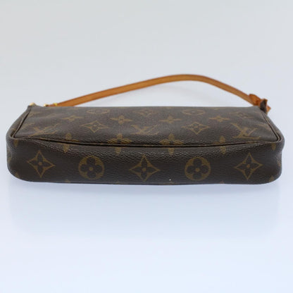 Louis Vuitton Pochette Accessoire Clutch