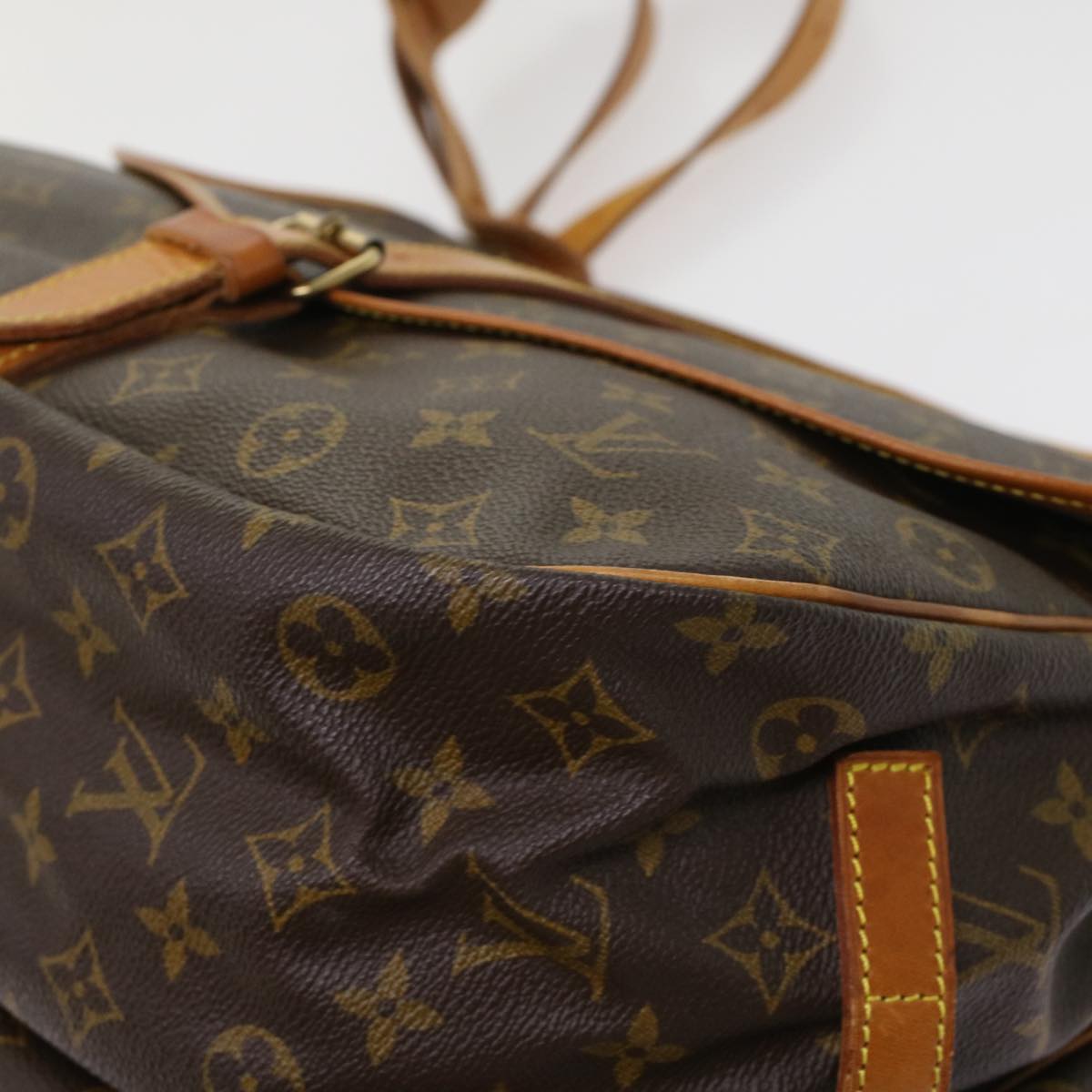 Louis Vuitton Saumur 35 Shoulder Bag