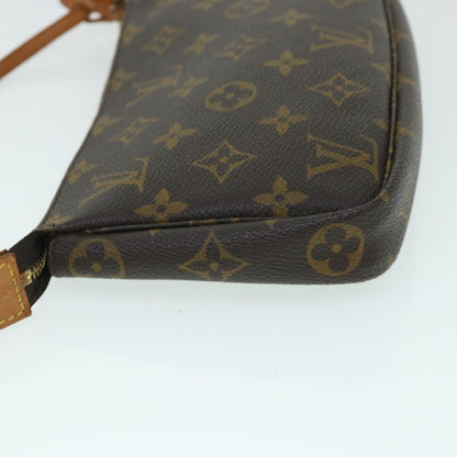 Louis Vuitton Pochette Accessoire Clutch