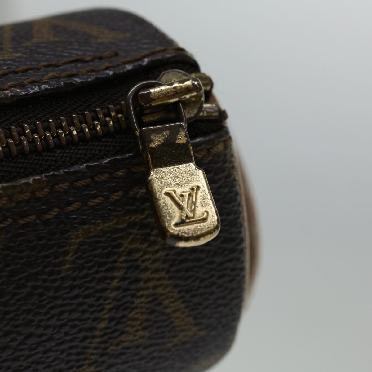 Louis Vuitton Etui à balles de golf Clutch