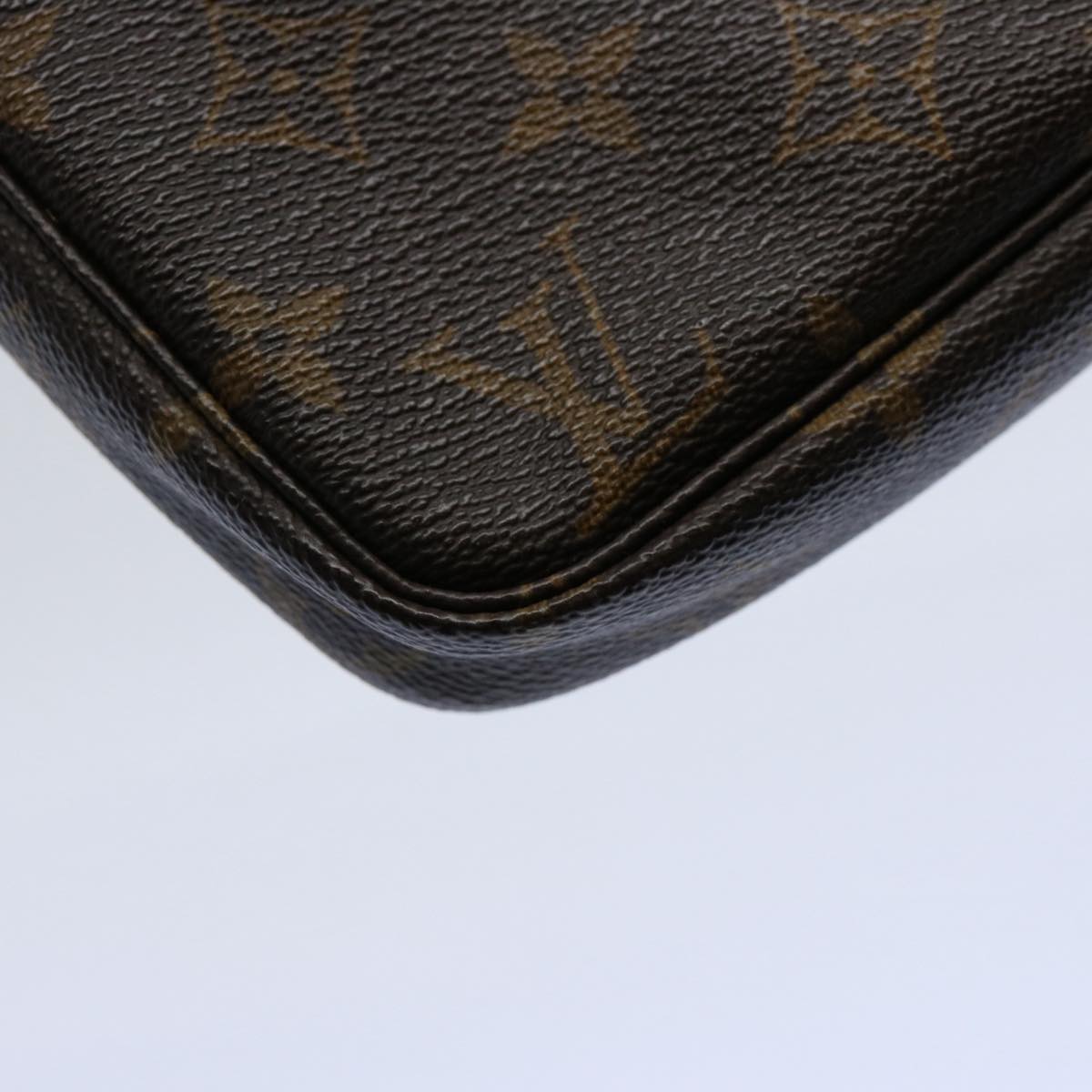 Louis Vuitton Pochette accessoires Clutch