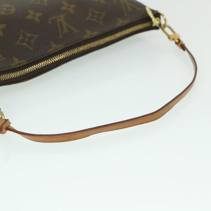 Louis Vuitton Pochette Accessoire Clutch