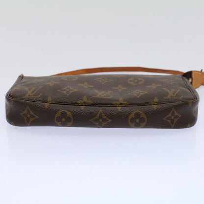 Louis Vuitton Pochette Accessoire Clutch