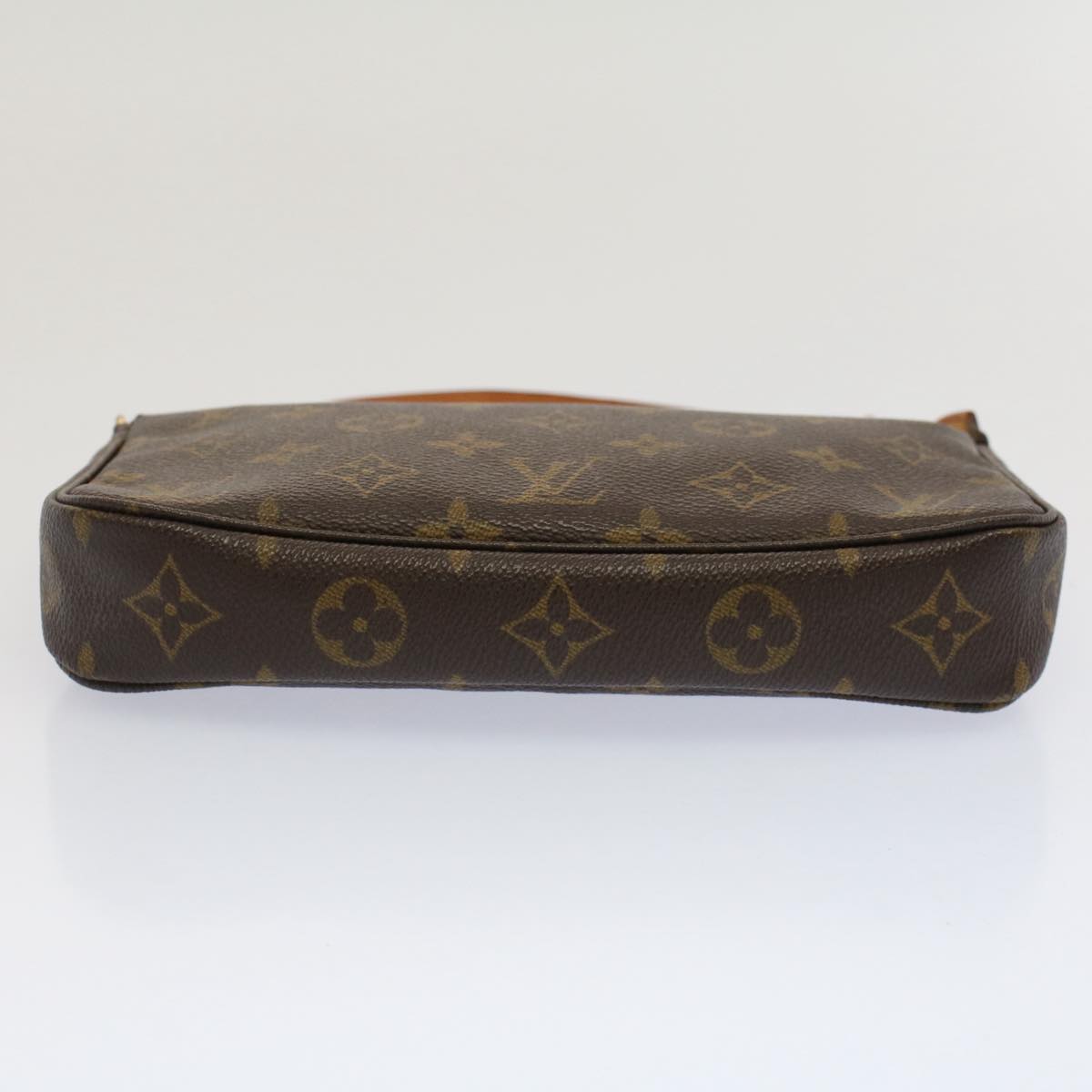 Louis Vuitton Pochette Accessoire Clutch