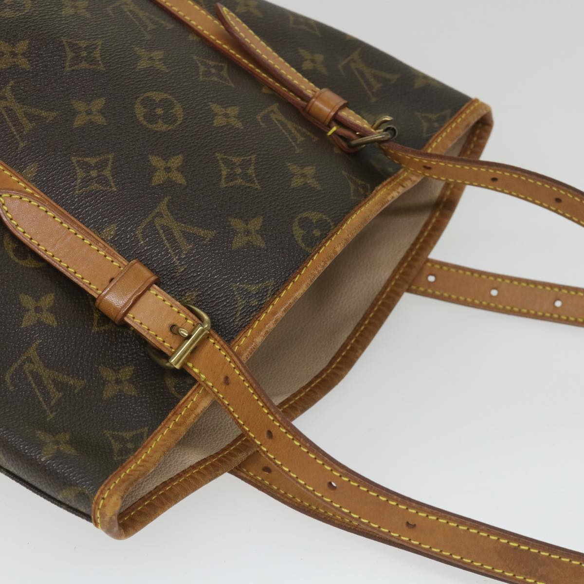 Louis Vuitton Bucket GM Shoulder Bag