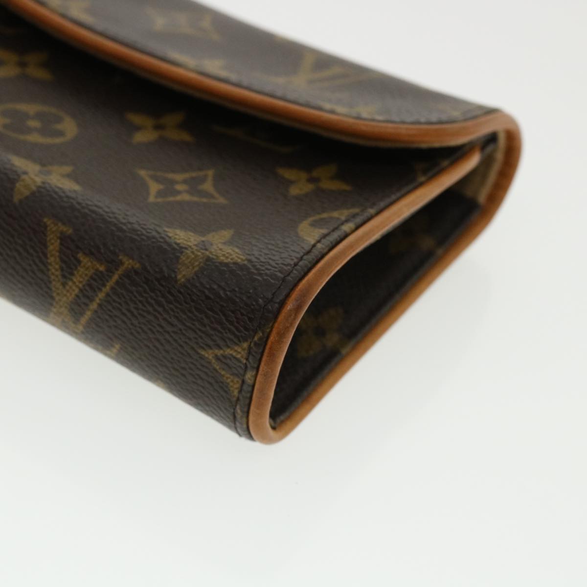 Louis Vuitton Pochette florentine Shoulder Bag