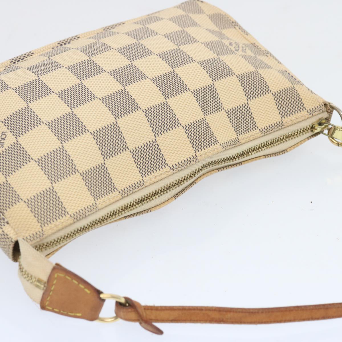 Louis Vuitton Pochette accessoires Clutch