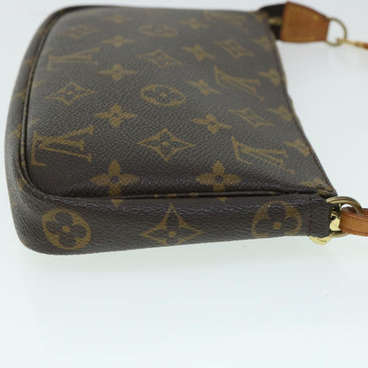 Louis Vuitton Pochette Accessoire Clutch